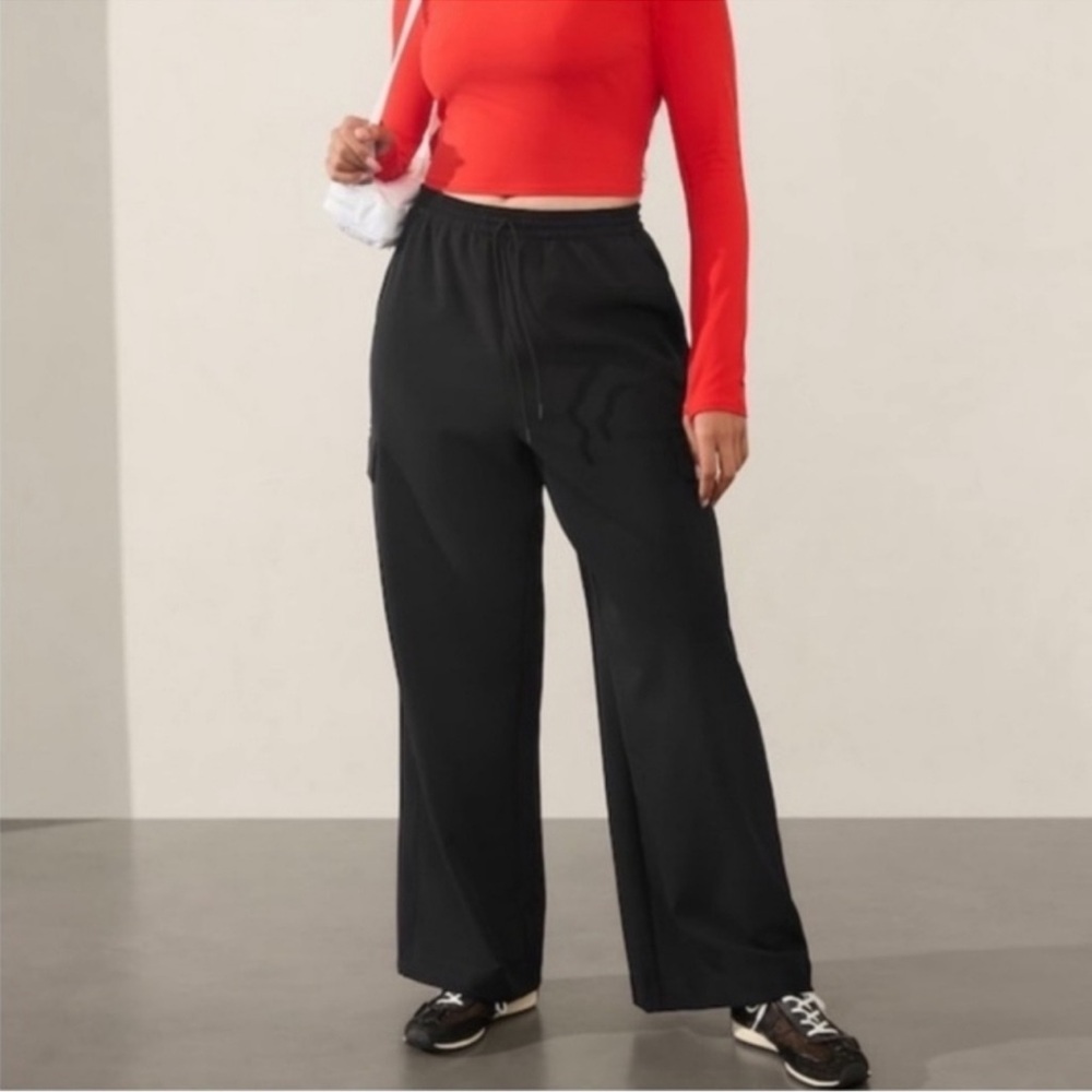 Athleta Promenade Wide Leg Cargo Pants Black